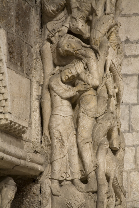 XIIe, portail, 1140, ramenée à l'intérieur de l'église au XVIIe